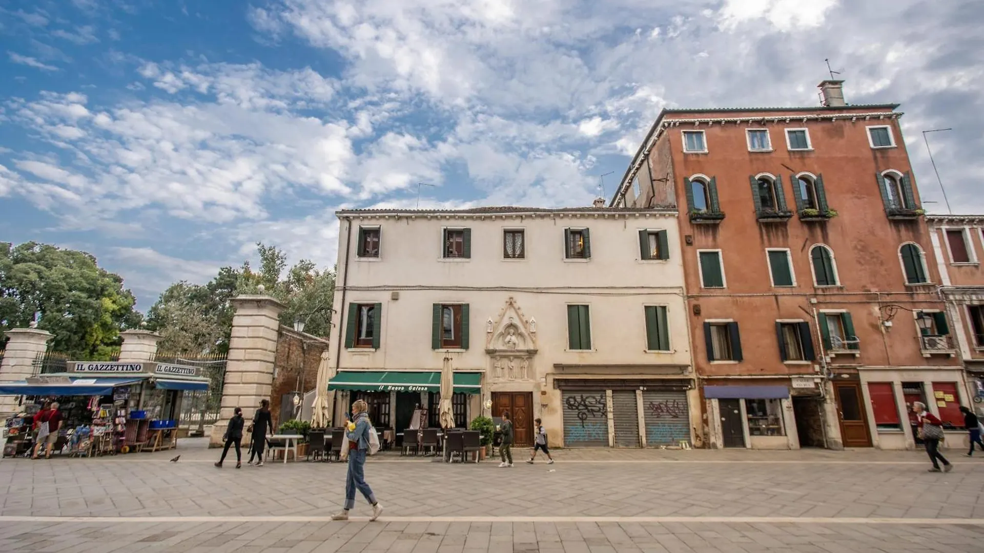 Stunning Venetian Apartment By Biennale Gardens Velence