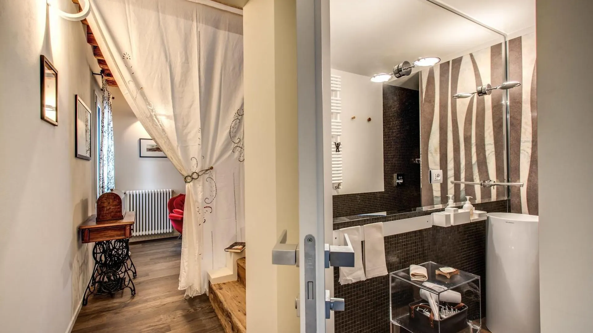 Stunning Venetian Apartment By Biennale Gardens Olaszország