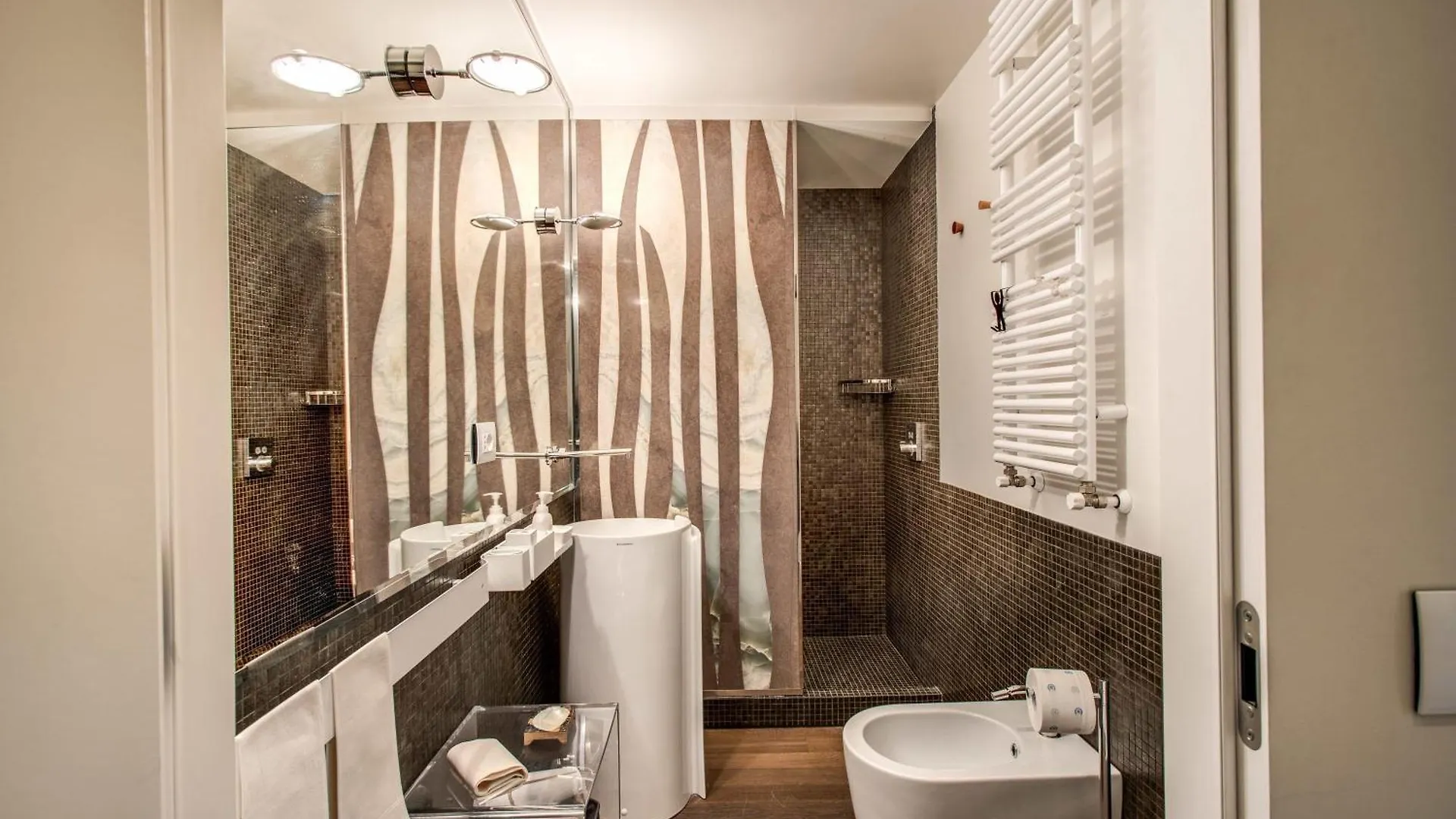 Stunning Venetian Apartment By Biennale Gardens