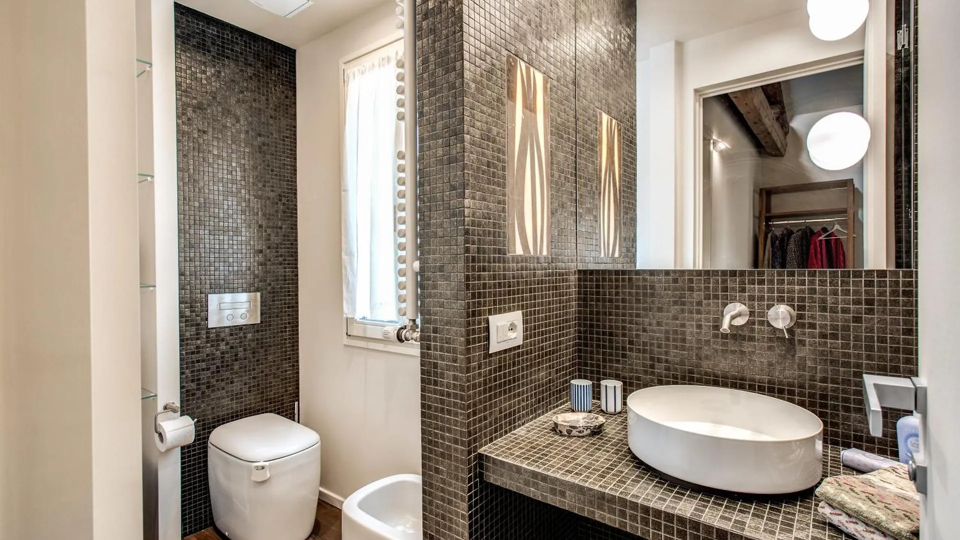 Stunning Venetian Apartment By Biennale Gardens