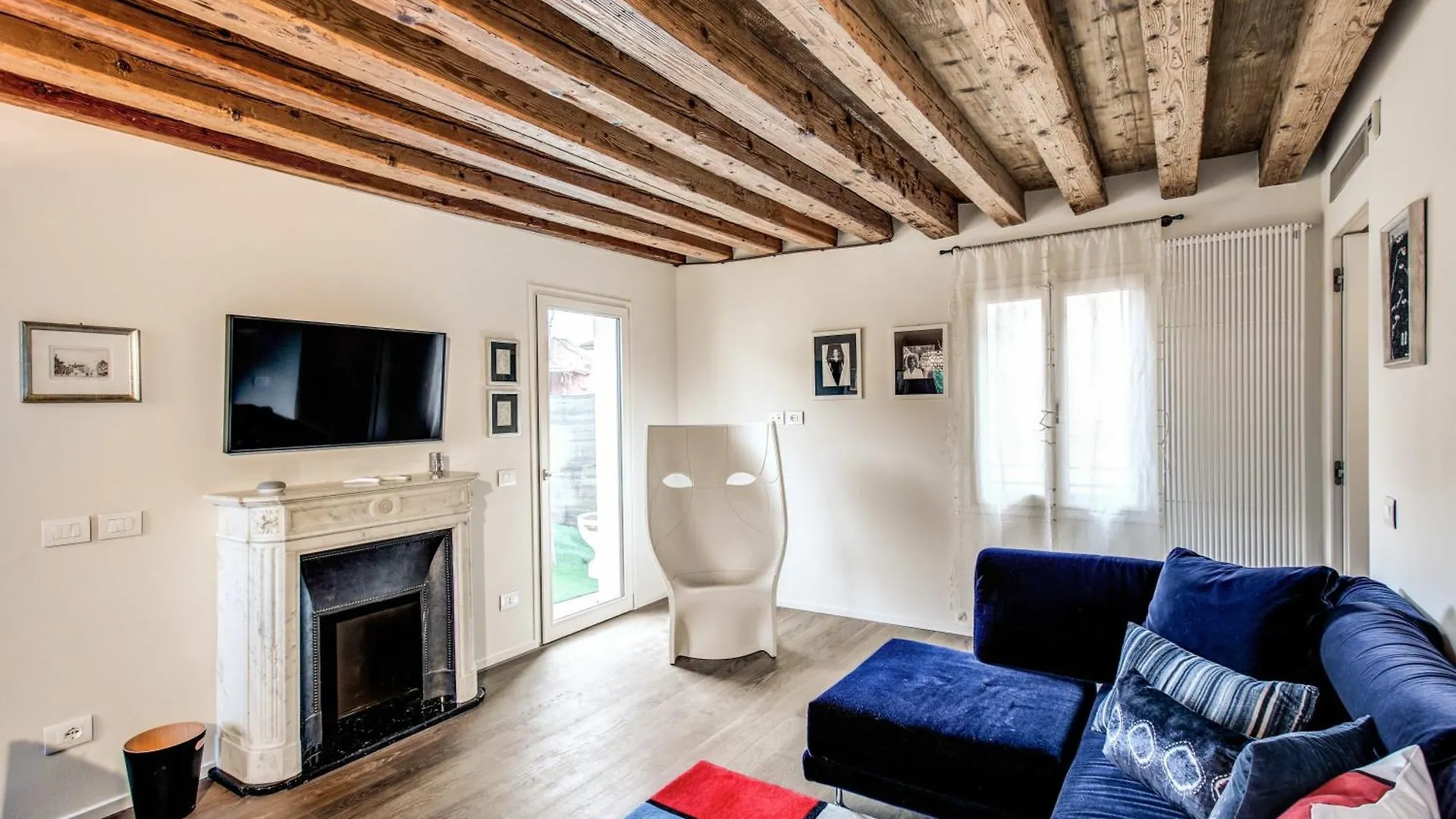 Stunning Venetian Apartment By Biennale Gardens