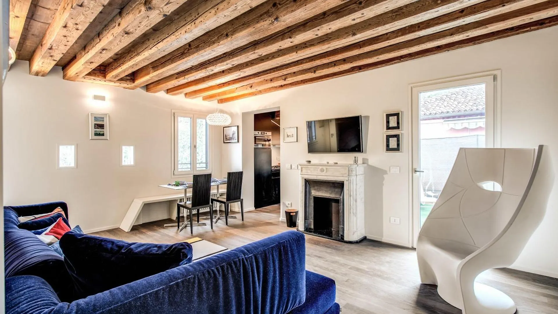 Stunning Venetian Apartment By Biennale Gardens 0*, Velence