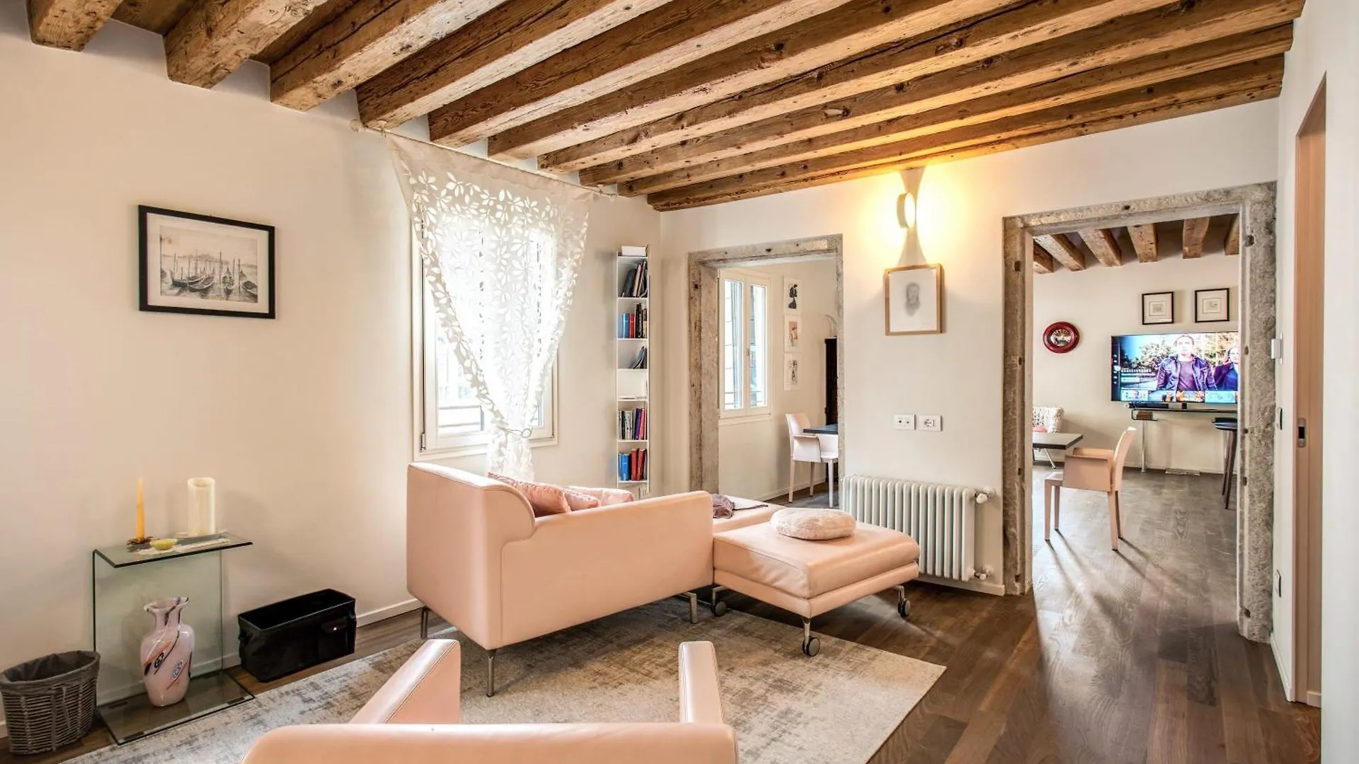 Stunning Venetian Apartment By Biennale Gardens 0*, Velence