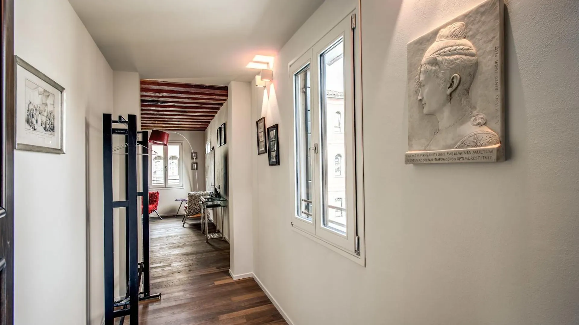 Stunning Venetian Apartment By Biennale Gardens