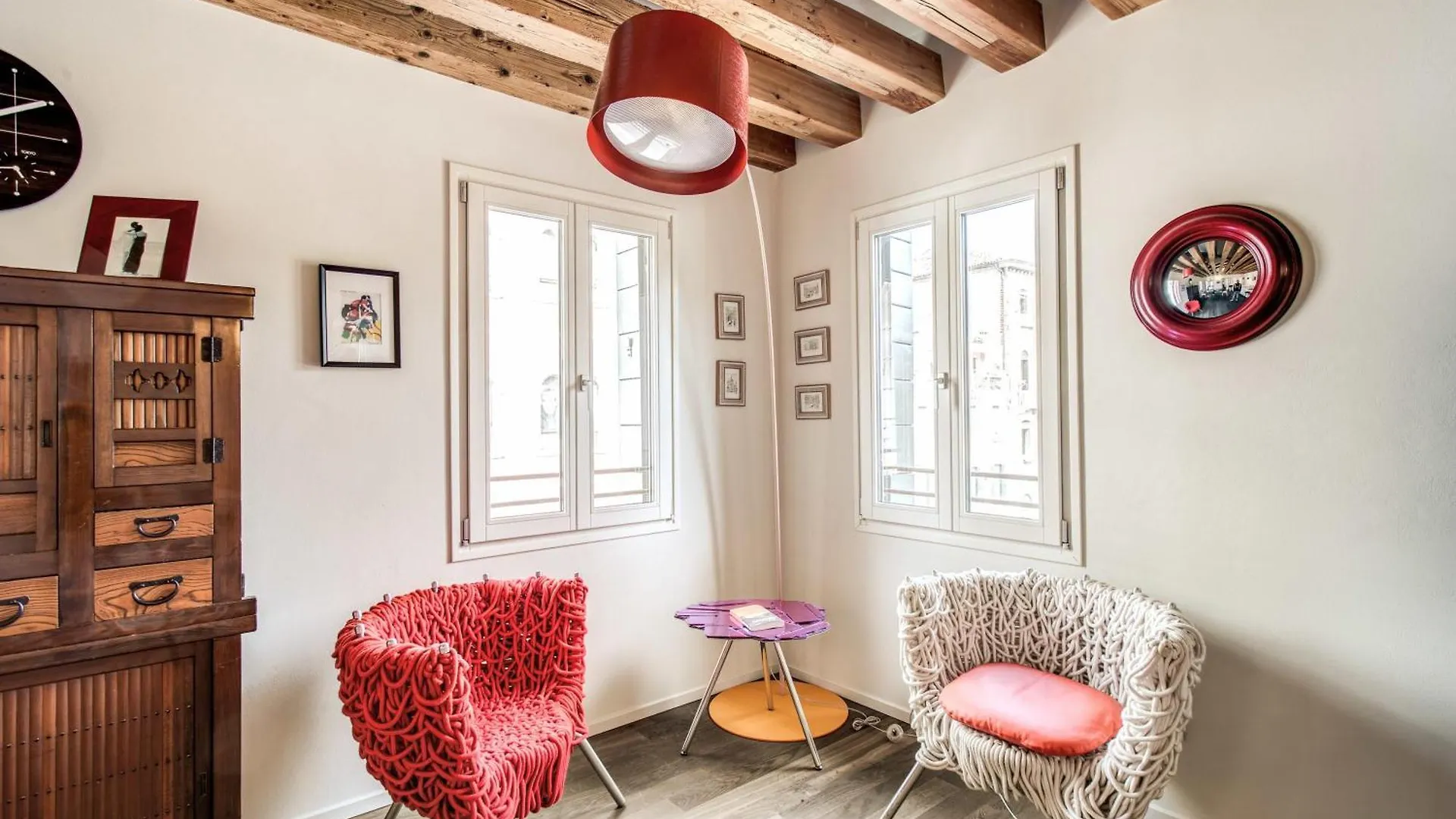 Stunning Venetian Apartment By Biennale Gardens